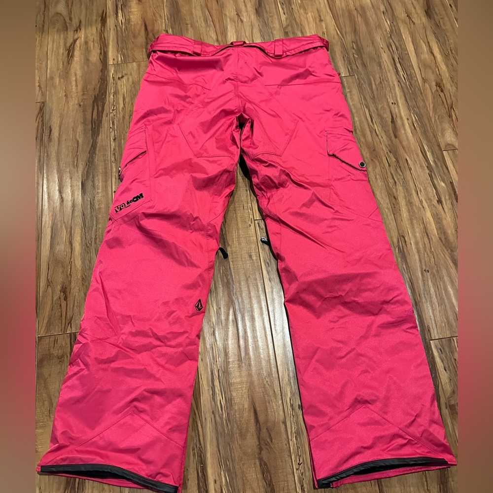 Very nice hot pink ski pants by Volcom
